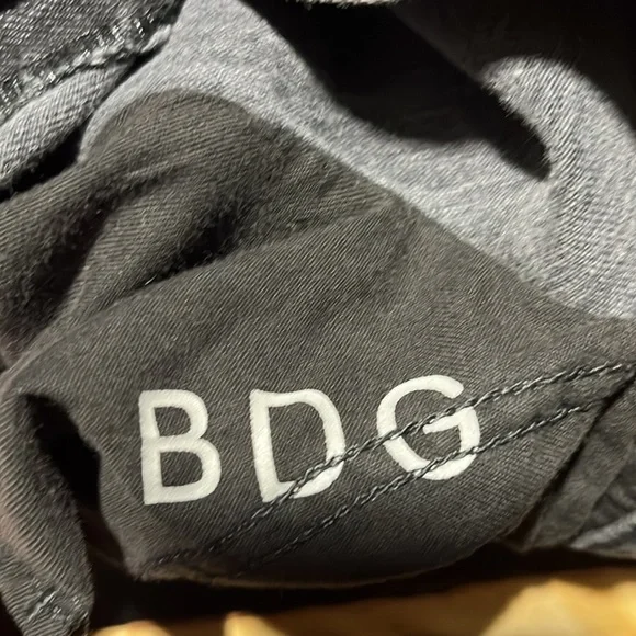 BDG Black Wash Frayed Hem Girlfriend Jeans.  Sz 31 - Picture 5 of 5